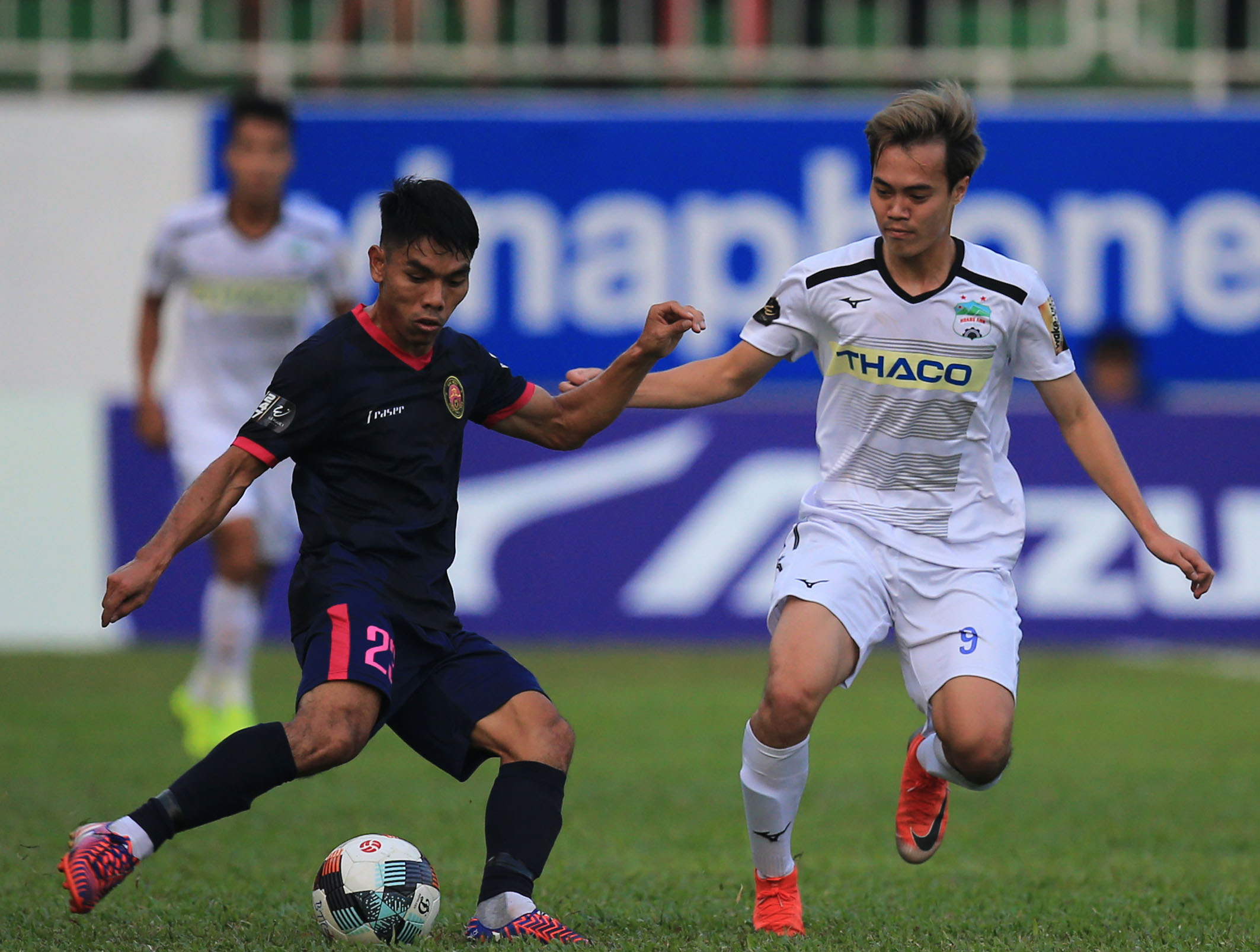 Văn Toàn liệu có tiếp tục ghi bàn vào lưới của Sài Gòn FC? Ảnh: VPF.