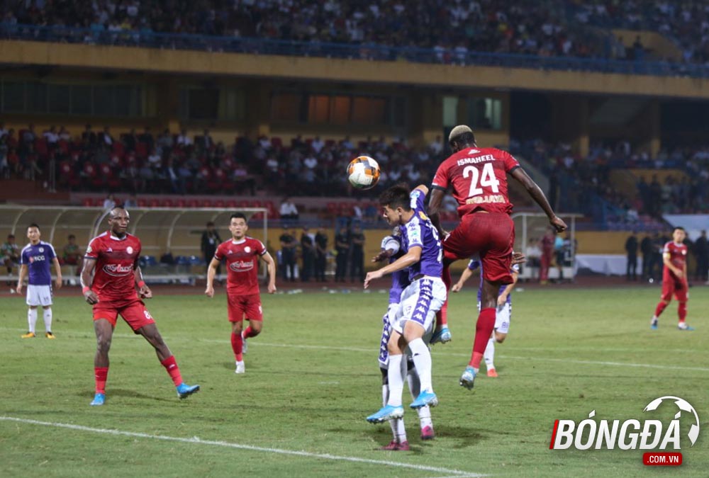 Sang hiệp 2, Văn Đại và Văn Quyết đã có thêm 2 bàn thắng mang về chiến thắng 3-0 cho CLB Hà Nội.