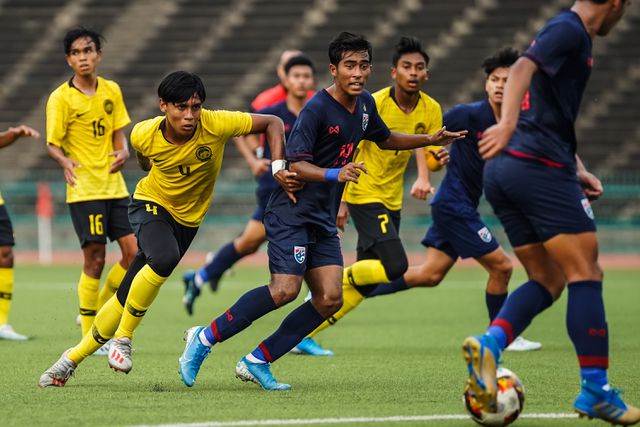 Ảnh bài viết U19 Thái Lan bất ngờ bị loại, HLV trưởng đau đớn thực hiện 1 điều