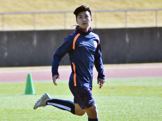 Martin Lo trong buổi tập làm quen tại AC Nagano Parceiro.