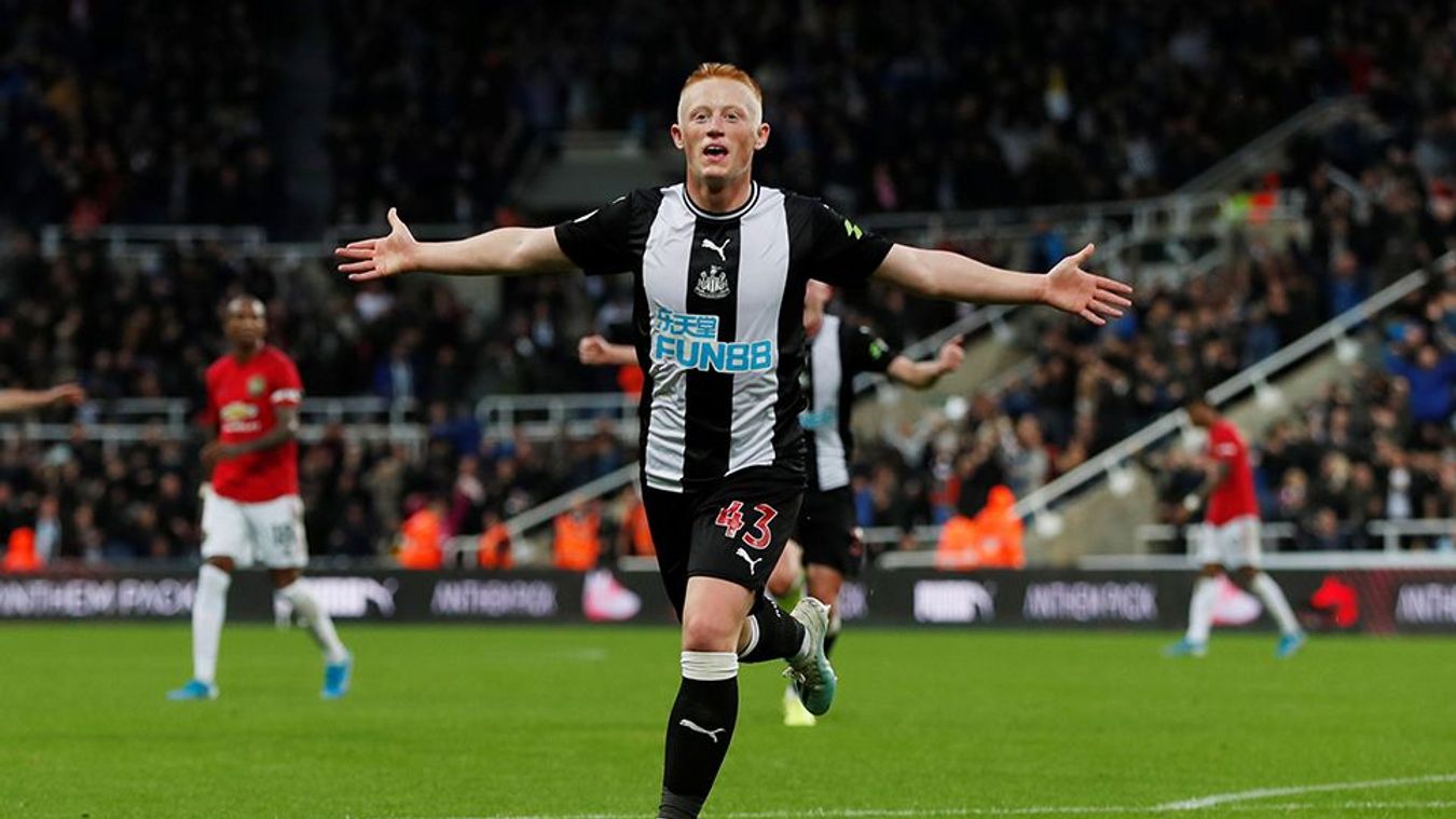 Tính đến thời điểm hiện tại của mùa giải, Longstaff đã thi đấu tổng cộng 13 trận ở mọi đấu trường. Ở đó, anh ghi được 3 bàn thắng.