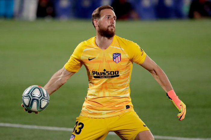 3. Jan Oblak. Anh là một trong những thủ thành xuất sắc của bóng đá châu Âu ở thời điểm hiện tại. Oblak là một nhân tố quan trọng của hàng thủ Atletico Madrid. Ở Champions League vừa qua, người gác đền gốc Slovenia đã thi đấu 9 trận và để lọt lưới 9 lần.