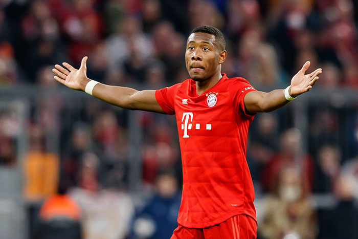 6. David Alaba. Không còn được phân công đá hậu vệ biên trái sở trường nhưng Alaba lại chứng tỏ được giá trị ở vị trí trung vệ. Đá cặp cùng đàn anh Jerome Boateng ở trung tâm hàng thủ Bayern, cầu thủ người Áo cho thấy sự thông minh và khả năng phòng ngự rất kín kẽ.