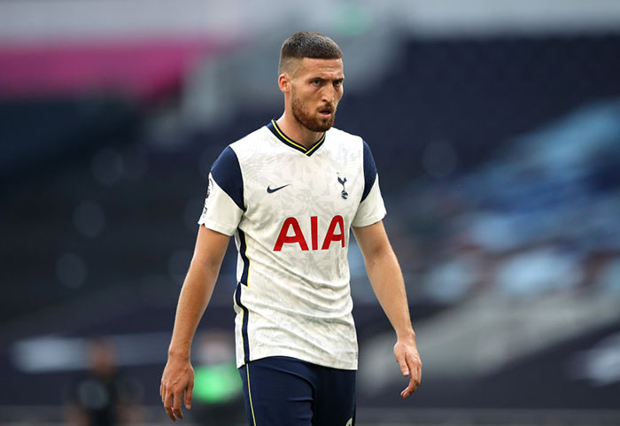 Hậu vệ phải: Matt Doherty. Sự vượt trội của cầu thủ người Ireland đã khiến Serge Aurier mất vị trí. Doherty từng là nhân tố giúp Wolverhampton tạo tiếng vang ở mùa giải 2019/20.