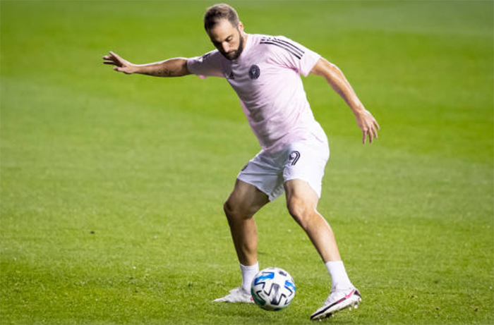 Sau một mùa giải không để lại quá nhiều ấn tượng tại Juventus, Gonzalo Higuain đã quyết định chuyển đến đầu quân cho Inter Miami theo dạng chuyển nhượng tự do.