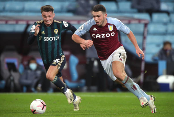 Được thi đấu trên sân nhà, Aston Villa hừng hực khí thế tiếp đón tân binh Ngoại hạng Anh Leeds United. Với mạch 4 trận toàn thắng đã qua, đội chủ sân Villa Park hướng đến 3 điểm để vượt qua Everton và giành ngôi đầu BXH.