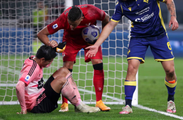 Trước một đối thủ được đánh giá thấp hơn, Juventus dễ dàng làm chủ thế trận, dồn ép đối thủ.