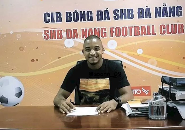 Dược Nam Hà Nam Định cũng mất đi tiền đạo chủ lực Rafaelson vào tay SHB Đà Nẵng.