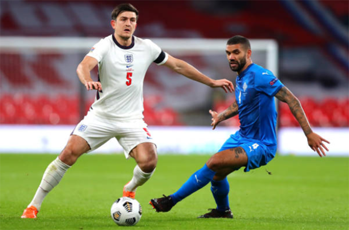 Sang hiệp 2, ĐT Anh vẫn làm chủ cuộc chơi. Hàng thủ với sự chỉ huy của Harry Maguire thi đấu tốt và không cho đội khách có bất kỳ cơ hội lên bóng nguy hiểm.