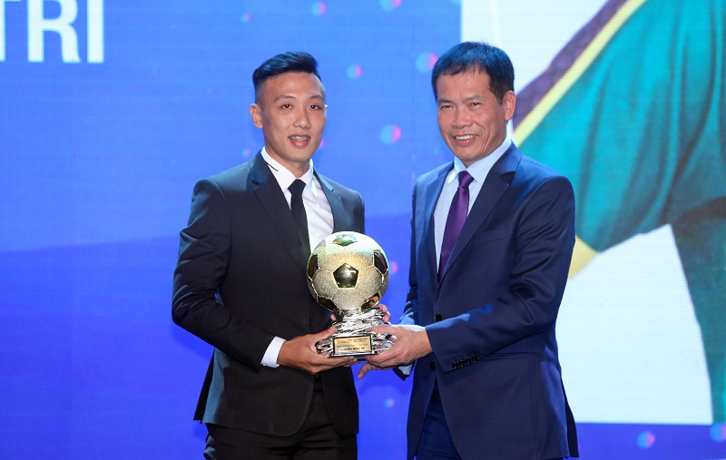 Quả bóng vàng Futsal 2020 thuộc về cầu thủ Nguyễn Minh Trí của CLB Thái Sơn Nam. Các giả bóng Bạc và Đồng lần lượt thuộc về Hồ Văn Ý, Phùng Trọng Luân.
