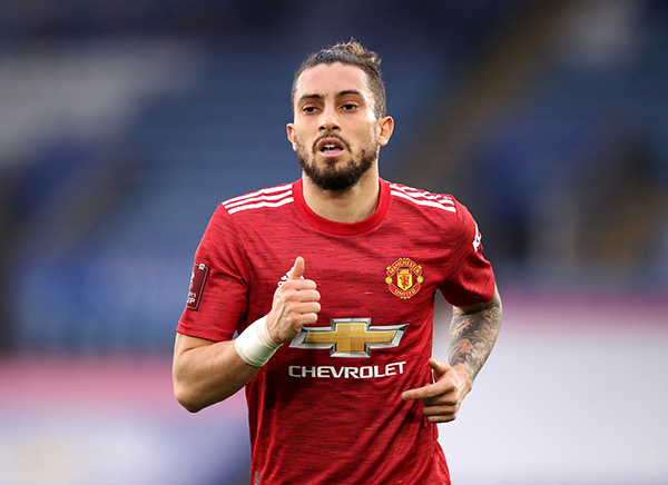 Telles không thể hiện được giá trị của mình ở hành lang cánh trái Man Utd.