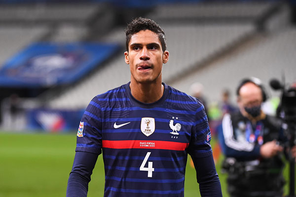 Trung vệ Raphael Varane. Số 4 của Les Bleus đã chơi có phần dưới sức trong trận gặp ĐT Bồ Đào Nha. Tuy nhiên anh vẫn là trụ cột hàng thủ, một cái tên khó bị thay thế.