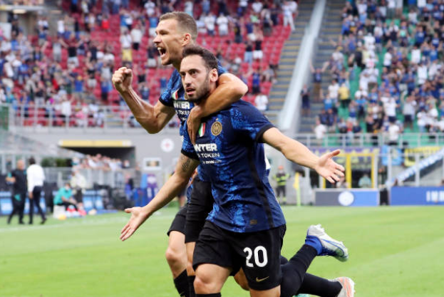 Hai tân binh Calhanoglu và Dzeko đồng loạt nổ súng.