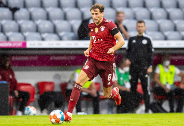 10. Leon Goretzka (Bayern Munich) - 135.000 euro/tuần. Anh có những bước tiến vững chắc và đang là sự lựa chọn ưu tiên ở vị trí tiền vệ trung tâm Bayern. Mức lương dành cho cầu thủ người Đức là xứng đáng.