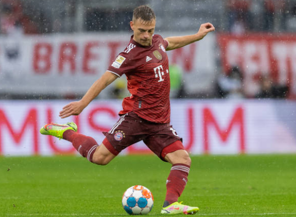 8. Joshua Kimmich (Bayern Munich) - 167.000 euro/tuần. Kimmich là hạt nhân quan trọng trong lối chơi của đội chủ sân Allianz Arena và nhận mức đãi ngộ tương xứng.