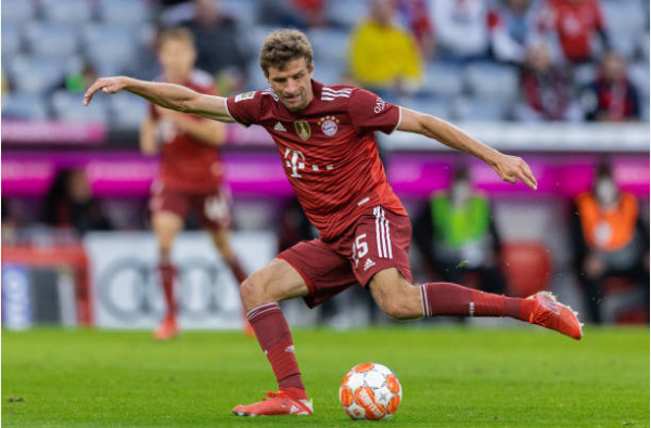 2. Thomas Muller (Bayern Munich) - 333.500 euro/tuần. Tiền vệ người Đức là mũi giáp công lợi hại của Bayern và nhận mức lương 333.500 euro/tuần.