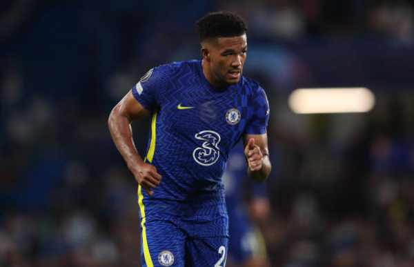 Hậu vệ phải Reece James. Anh vẫn đang thi đấu tố ở hành lang cánh phải. James thường xuyên có những tình huống leo biên đáng chú ý.