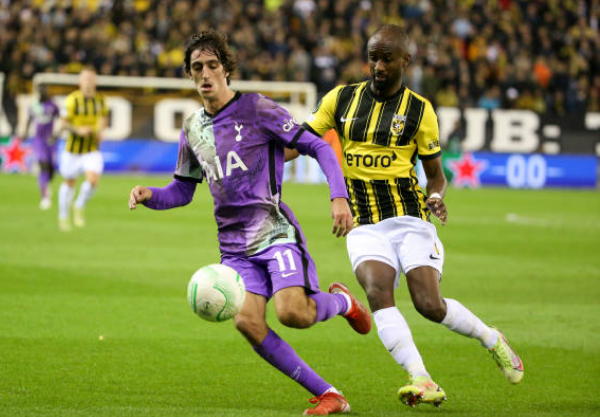 Hành quân đến sân của Vitesse tại lượt trận thứ 3 vòng bảng UEFA Europa Conference League, HLV Nuno Santo quyết định để 2 chân sút trụ cột là Son Heung-min và Harry Kane nghỉ ngơi và không đăng ký vào danh sách thi đấu.