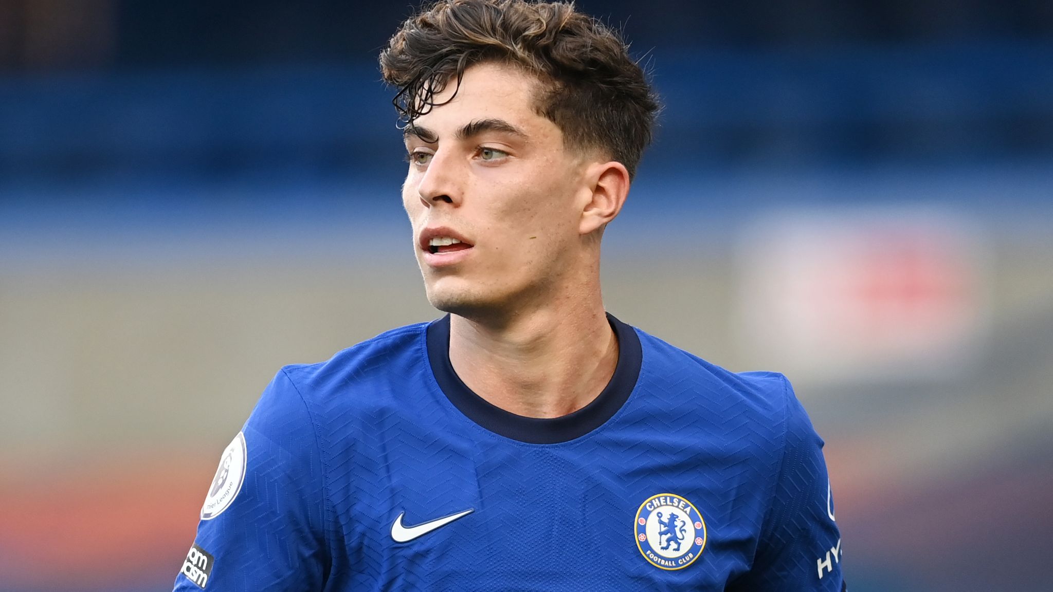 Tiền vệ công: Kai Havertz (Chelsea). Đội chủ sân Stamford Bridge đã phải bỏ ra đến 80 triệu euro để thuyết phục Leverkusen bán Havertz hồi năm 2020.