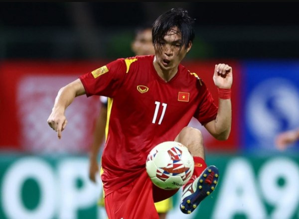 Tiền vệ trung tâm Nguyễn Tuấn Anh. "Chàng Nhô" đang có phong độ cao. Vừa qua, anh được bầu chọn là Cầu thủ xuất sắc nhất trận Việt Nam vs Malaysia.