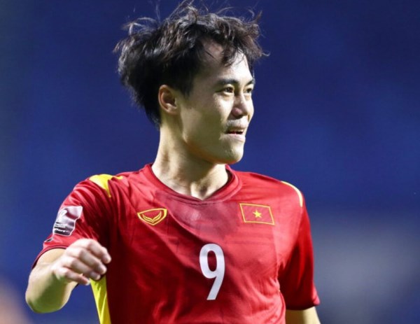 Tiền đạo trái Nguyễn Văn Toàn. Để giảm tải cho Phan Văn Đức, HLV Park Hang-seo có thể sử dụng Văn Toàn cho mũi giáp công bên hành lang trái.