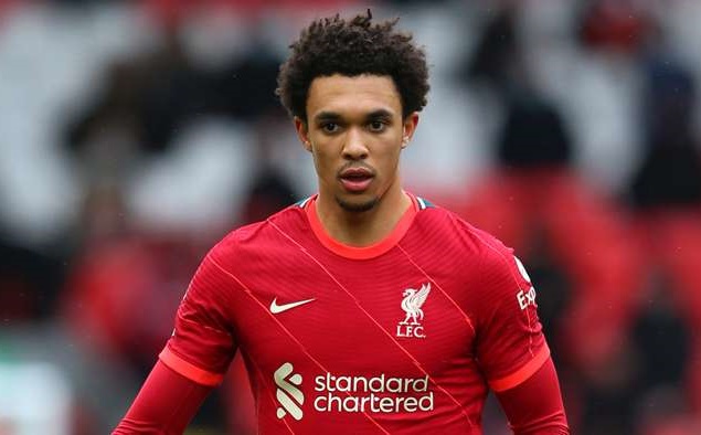 1. Trent Alexander-Arnold (80 triệu euro). Tạm gác lại một mùa giải thăng trầm, ngôi sao trẻ người Anh đã hồi sinh mạnh mẽ trong chặng đường chinh phục danh hiệu mới cùng Liverpool. Hiện tại, Arnold đang dẫn đầu danh sách vua kiến tạo Premier League với 9 đường chuyền thành bàn.