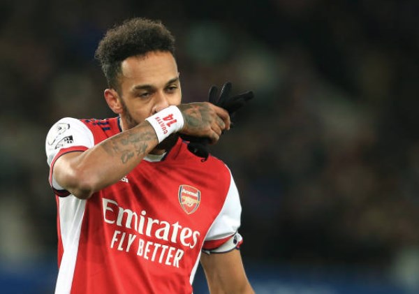 Tương lai của Aubameyang trở nên mờ mịt.