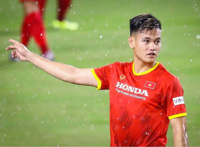 Cựu tuyển thủ Như Thành cho rằng Tấn Tài xứng đáng có cơ hội ra sân thi đấu ở hành lang phải ĐT Việt Nam.