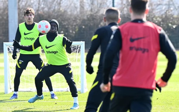 N'Golo Kante như thường lệ vẫn tập luyện rất hăng say.