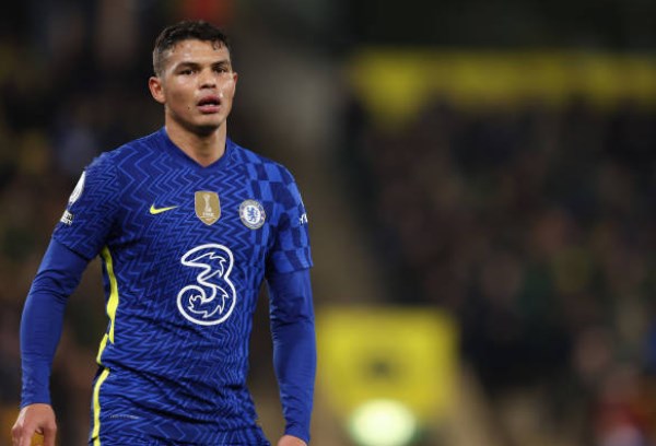 Trung vệ Thiago Silva. Cầu thủ người Brazil mang đến kinh nghiệm và khả năng phán đoán tình huống cho hàng thủ Chelsea.