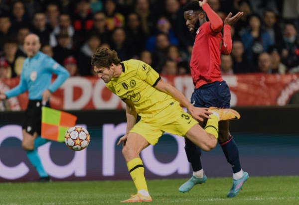 Marcos Alonso - 6.6 điểm. Anh chơi ở mức tròn vai trong trận đấu với Lille.