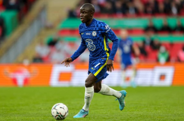 Tiền vệ N'Golo Kante. Cựu cầu thủ của Leicester City là mắc xích quan trọng trong lối chơi của Chelsea với khả năng dọn dẹp ở khu trung tuyến.