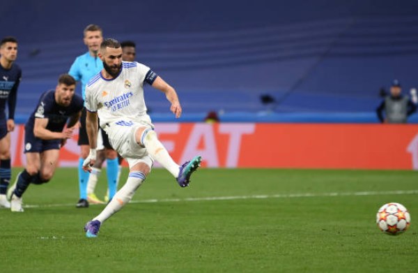 Để rồi cờ lại đến tay của cựu sao Lyon khi anh sút quả penalty ở hiệp phụ thứ nhất. Không một sai sót nào và Benzema đưa Real dẫn trước 6-5.