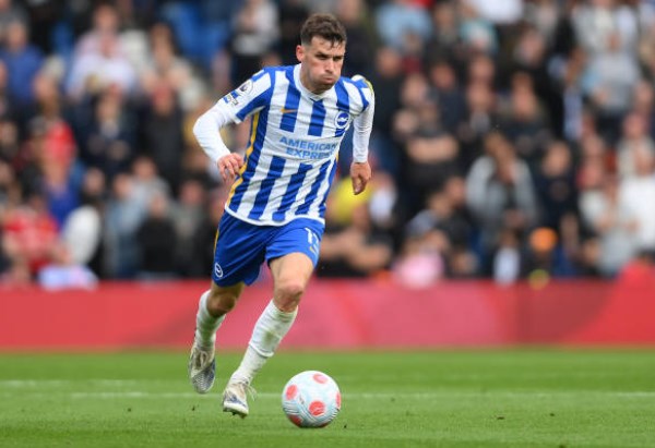 Tiền vệ phải Pascal Gross (Brighton & Hove Albion). Anh góp 1 bàn thắng trong trận gặp Man Utd.