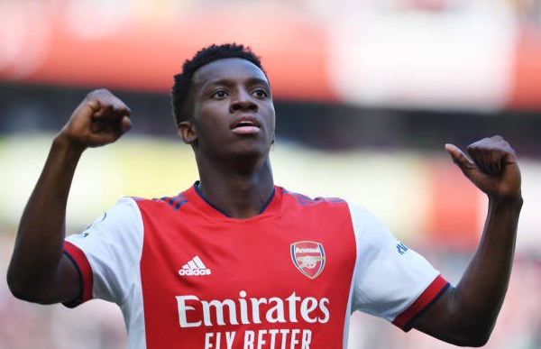 Tiền đạo Eddie Nketiah (Arsenal). Số 30 ghi cú đúp bàn thắng vào lưới Leeds United chỉ sau 10 phút bóng lăn và giúp cho The Gunners vượt qua đối thủ với tỷ số 2-1.