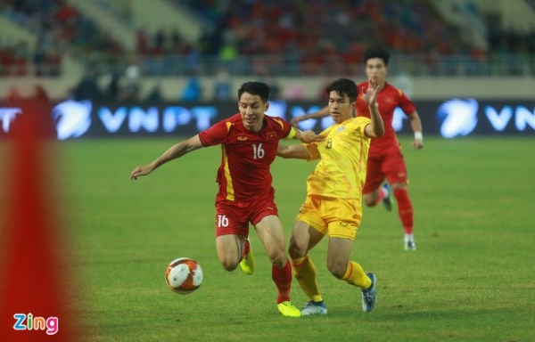 U23 Việt Nam dồn ép ngay sau tiếng còi khai cuộc. Ảnh: Việt Linh.