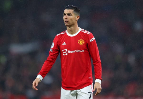 Cristiano Ronaldo (Manchester United - 7.11 điểm). Trở về Old Trafford và CR7 cho thấy được khả năng ghi bàn đáng nể của mình. Dù đã qua đi thời kỳ đỉnh cao nhưng anh vẫn ghi bàn đều đặn. Kết thúc mùa giải, siêu sao người Bồ Đào Nha chỉ xếp sau Mohamed Salah và Son Heung-min (cùng ghi được 23 bàn) trên BXH Vua phá lưới với 18 bàn.