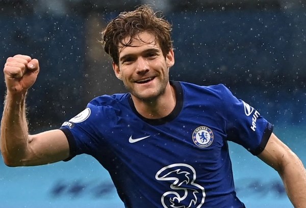Marcos Alonso còn 1 năm hợp đồng với Chelsea.