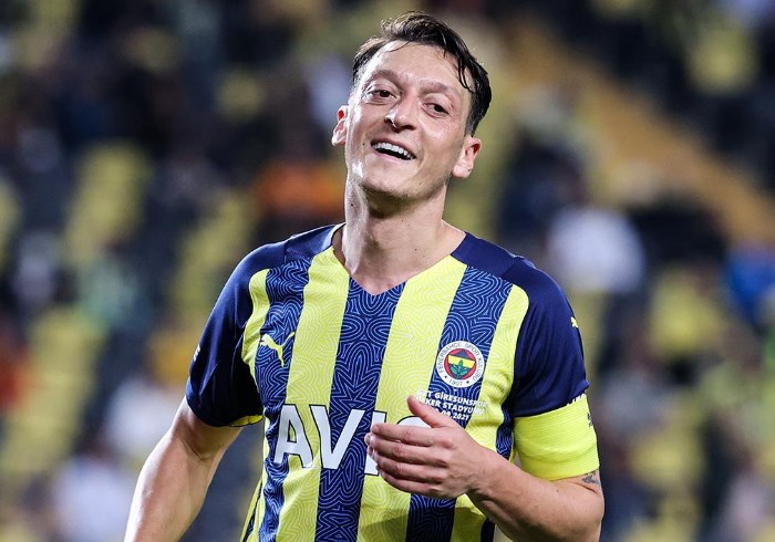 Ozil bị loại khỏi đội 1 từ tháng 3/2022.