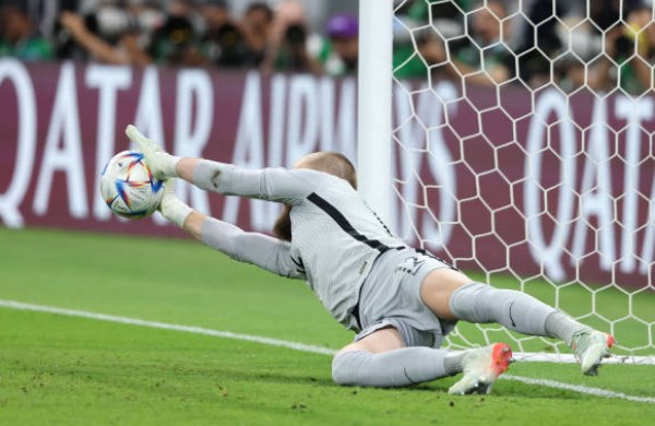 Đến lượt sút thứ 6, sau khi Mabil của Socceroos dứt điểm lạnh lùng thì thủ thành Redmayne đã chơi xuất sắc, đẩy được cú sút của Valera.