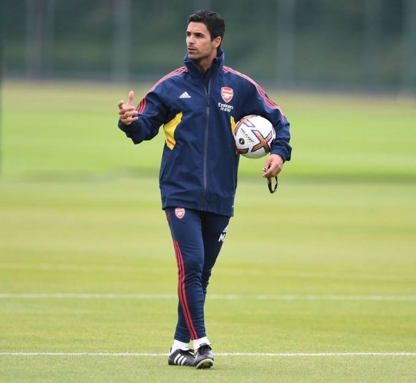 Tính đến thời điểm hiện tại, The Gunners đã có 3 tân binh là: Marquinhos, Fabio Vieira và Matt Turner. Họ vẫn đang tích cực trên thị trường chuyển nhượng và chuẩn bị ký kết với Gabriel Jesus.