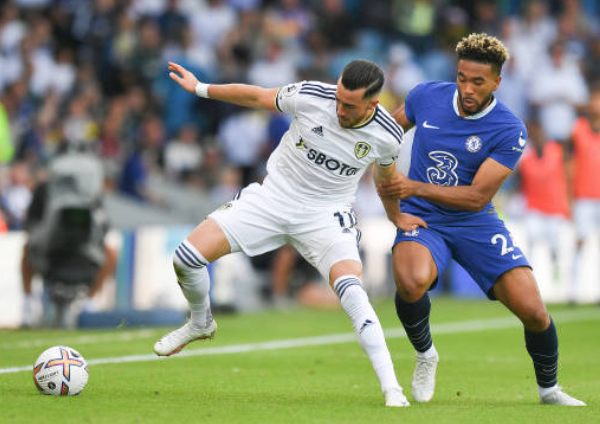 Reece James được xếp đá trung vệ lệch phải trong thời gian hiệp 1.