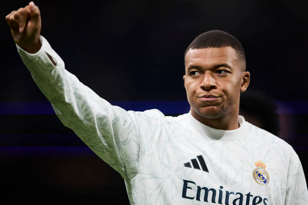 Ảnh bài viết Xuất hiện ồn ào trên ĐT Pháp, huyền thoại kêu gọi Mbappe lên tiếng