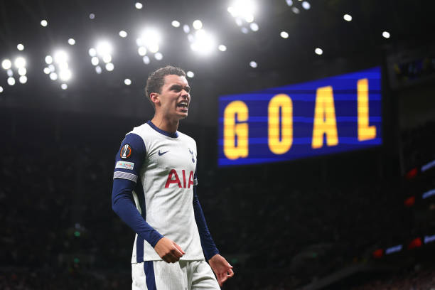 Ảnh bài viết Rời bỏ mạng xã hội, chữ ký 55 triệu của Tottenham bùng nổ với 7 bàn/7 trận