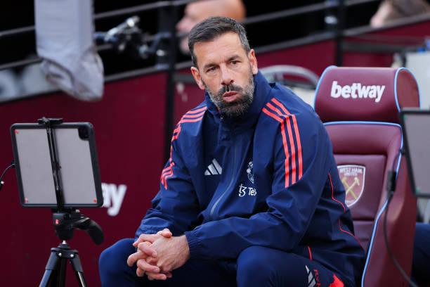 Ảnh bài viết Người thắng kẻ thua sau khi Ten Hag bị sa thải: "Cú lừa" Van Nistelrooy