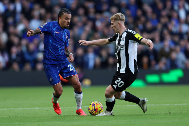 Ảnh bài viết "Kẻ bị Chelsea thải loại" gây choáng trong ngày trở lại Stamford Bridge