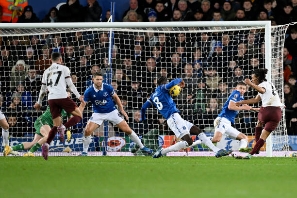 Ảnh bài viết 5 điều đáng mong đợi trong trận Man City vs Everton: Bệ phóng của Haaland; Một Foden khác