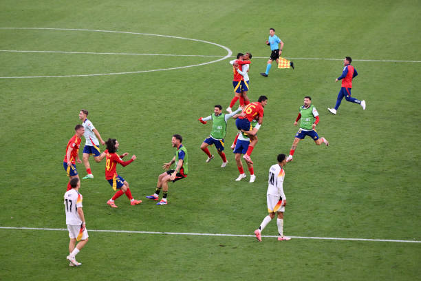 Ảnh bài viết 10 thống kê TBN - Đức: Yamal đi vào lịch sử; Dấu hiệu nhà vô địch