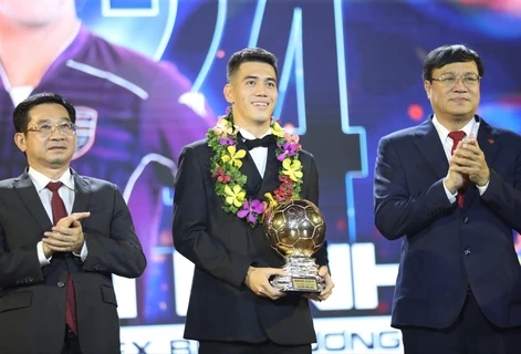 Ảnh bài viết Quả bóng Vàng Việt Nam 2024 gọi tên Nguyễn Tiến Linh 