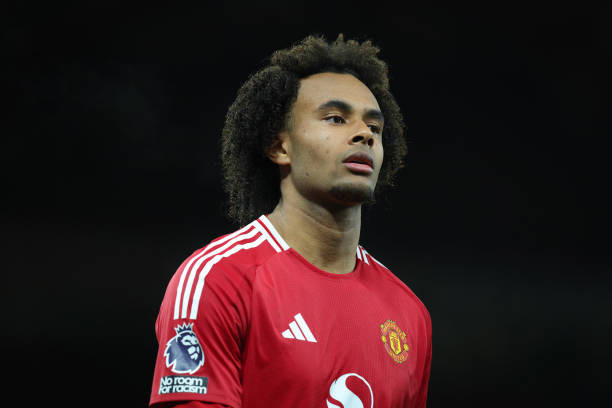 Ảnh bài viết Lý do khiến Zirkzee "lụi tàn" ở MU